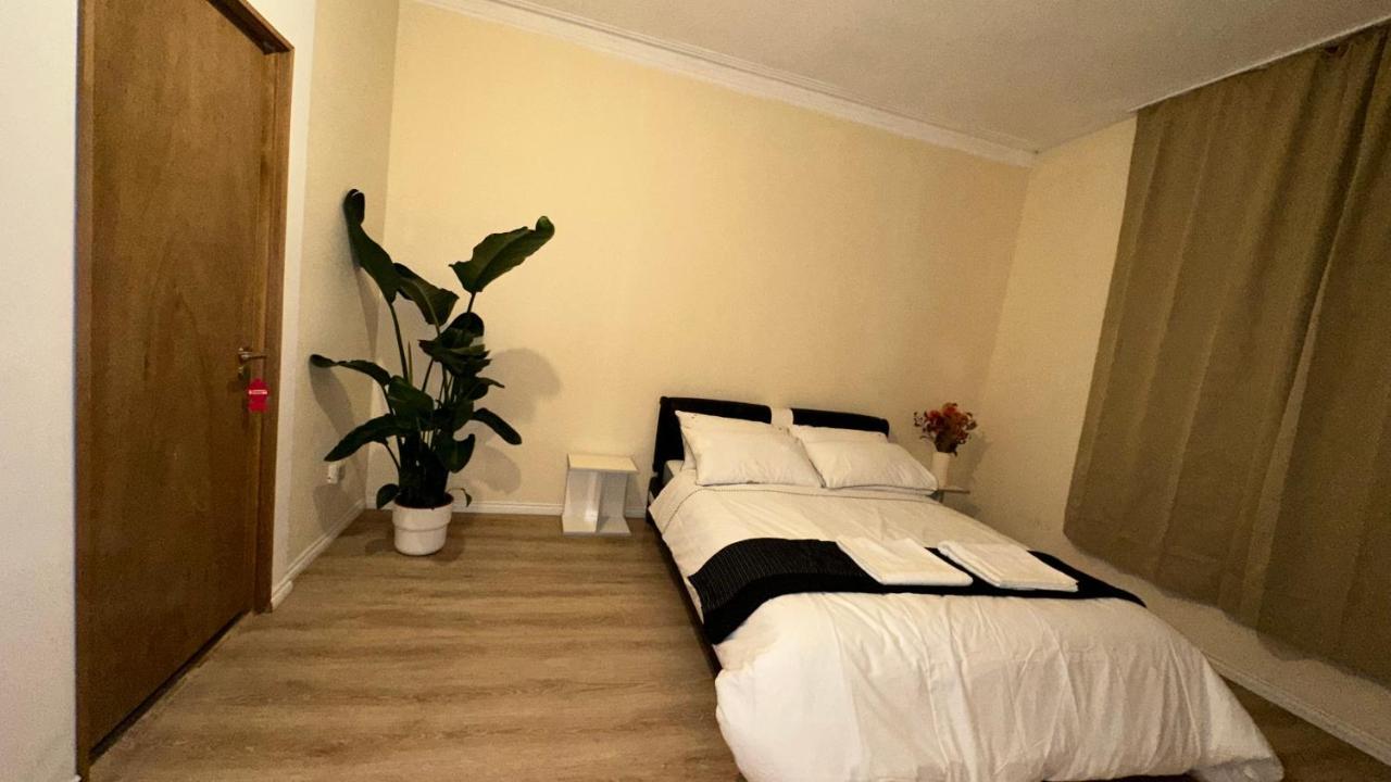 North London A Spacious 7 Bedroom House Accommodating Up To 18 People Complete With Own Gym And Table Tennis Eksteriør billede