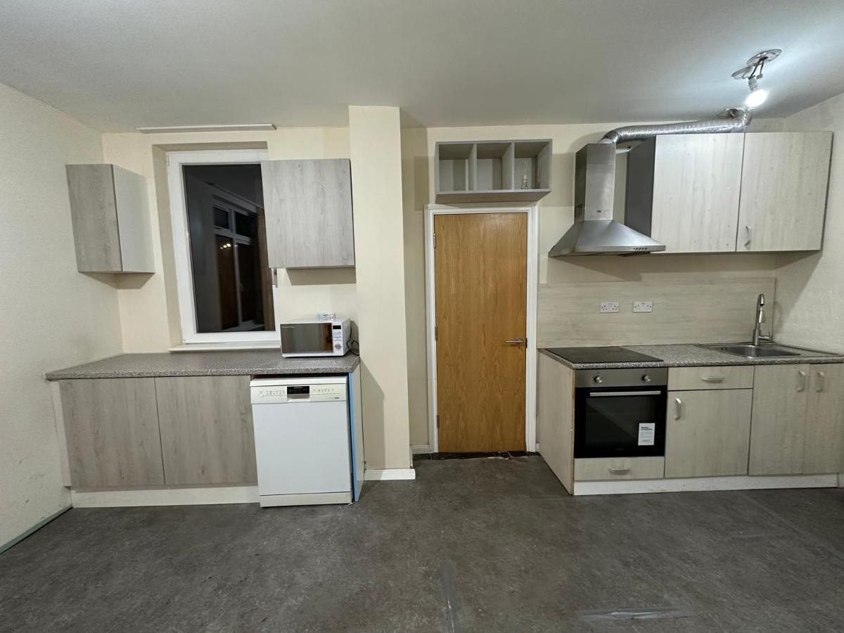 North London A Spacious 7 Bedroom House Accommodating Up To 18 People Complete With Own Gym And Table Tennis Eksteriør billede
