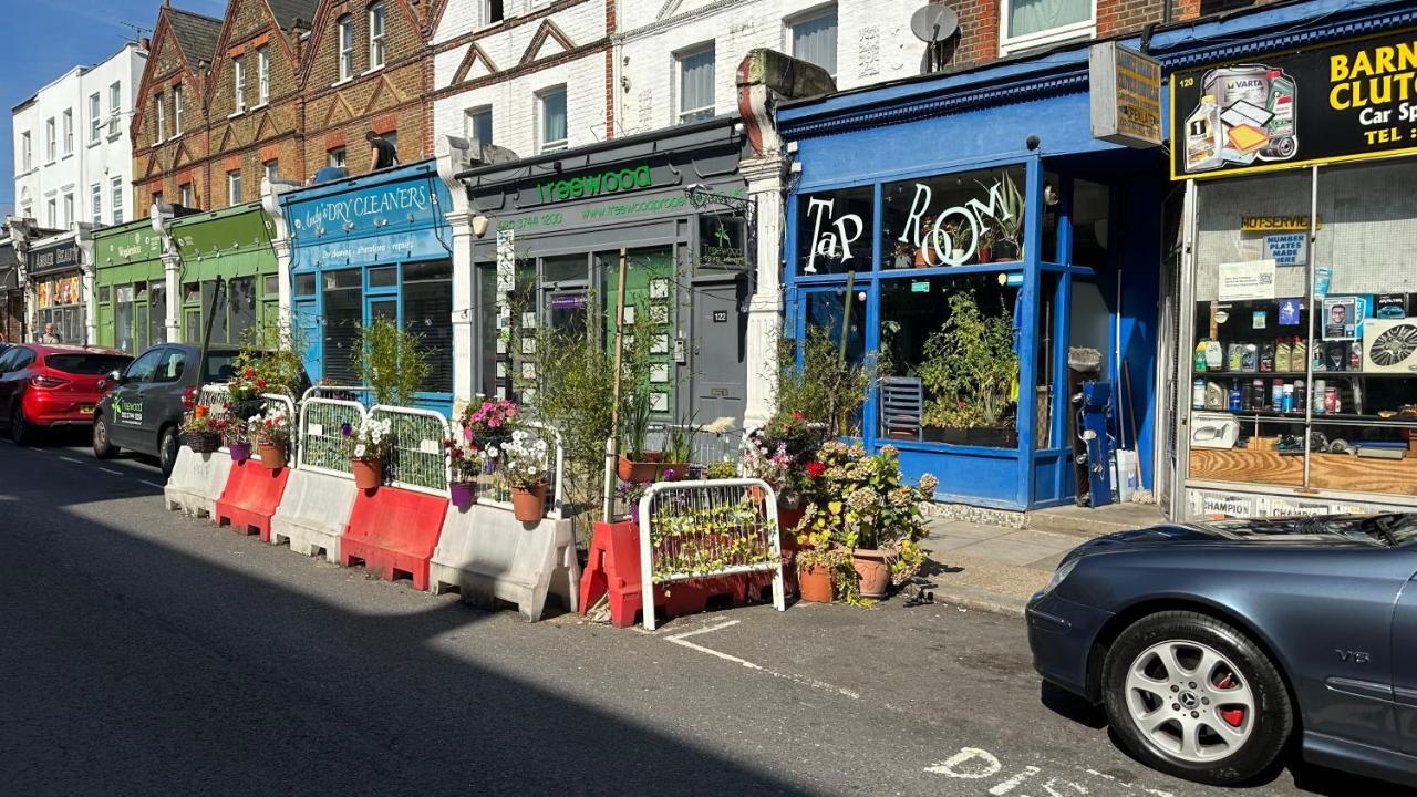 North London A Spacious 7 Bedroom House Accommodating Up To 18 People Complete With Own Gym And Table Tennis Eksteriør billede
